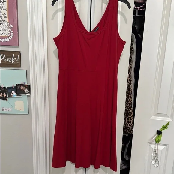 Red Scoop Neck Sleeveless Sundress - Picture 1 of 9